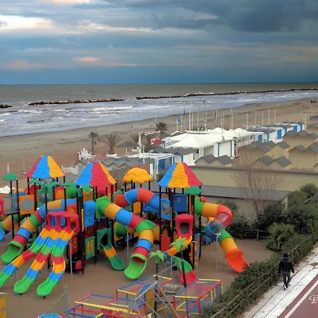 Ristorante Miramare 2* ペザロ