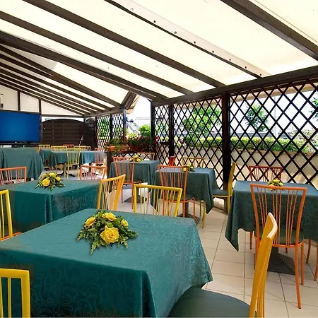 ホテル Ristorante Miramare 2*