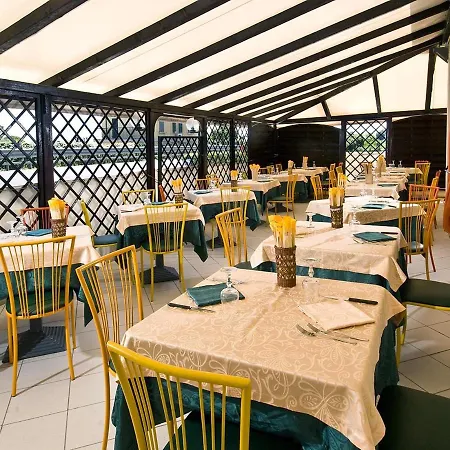 ホテル Ristorante Miramare ペザロ