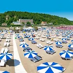 ホテル Ristorante Miramare 2*